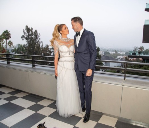 Peris Hilton biznesmen sevgilisi ilə evləndi - FOTOLAR