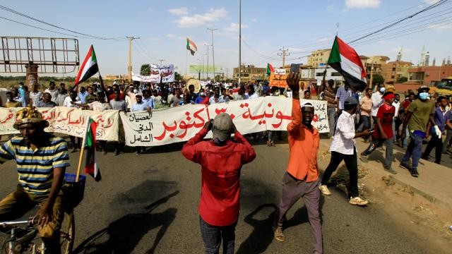 Sudanda etirazlar zamanı 89 polis yaralandı 
