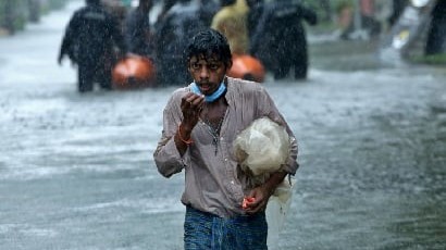 Hindistanda güclü yağış 41 nəfərin həyatına son qoydu