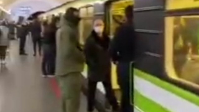 Ermənilər bu dəfə metroda etiraz aksiyası keçirdilər - VİDEO