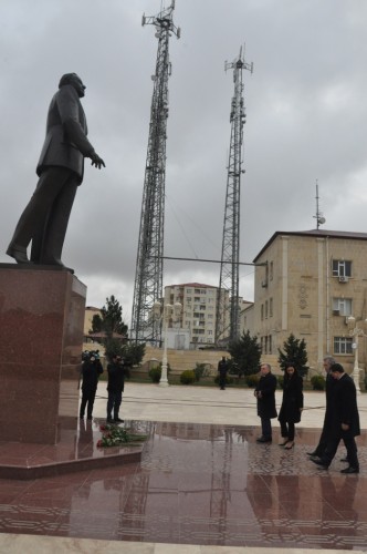 Qaradağda Heydər Əliyevin anım mərasimi keçirilib - FOTOLAR