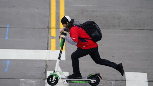 Elektrikli skuterlər qadağan edildi - Londonda