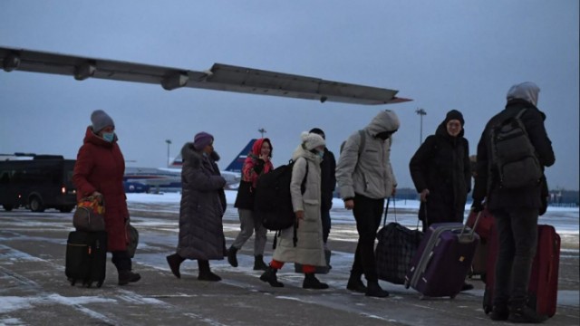 Rusiya Qazaxıstandan 2 mindən çox adam evakuasiya edib 