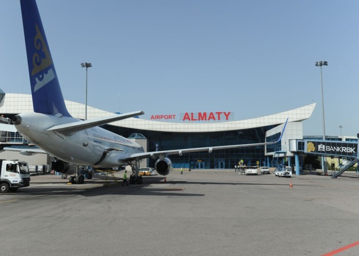 Almatı hava limanı uçuşları bərpa edir
