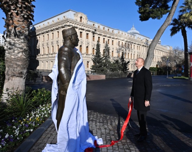 İlham Əliyev Tağıyevin abidəsinin açılışını etdi - YENİLƏNİB