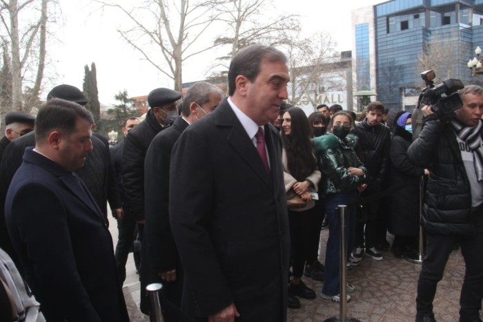 Gəncədə Beynəlxalq Kitab Bağışlama Günü münasibətilə aksiya keçirildi - FOTOLAR