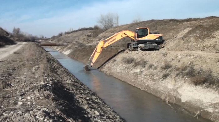 Ağsuda 250 metr beton bənd tikilib - FOTOLAR