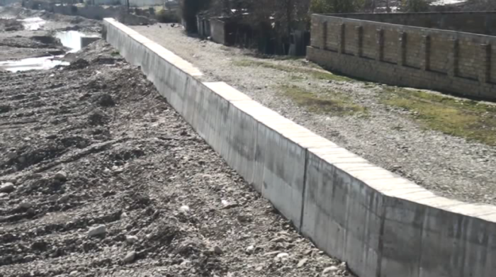 Ağsuda 250 metr beton bənd tikilib - FOTOLAR