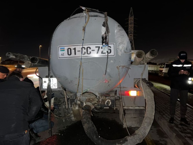 Sərnişin avtobusu kommunal xidmət avtomobili ilə toqquşub -FOTO