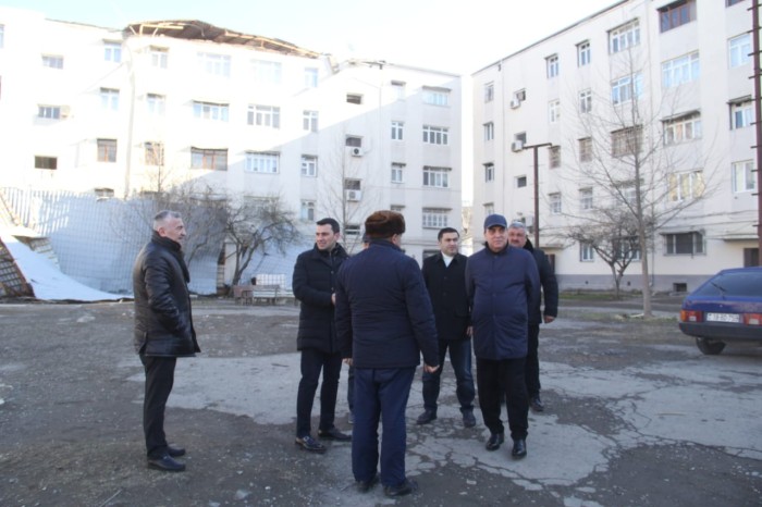 Niyazi Bayramov güclü külək nəticəsində xəsarət alanları ziyarət etdi - FOTOLAR