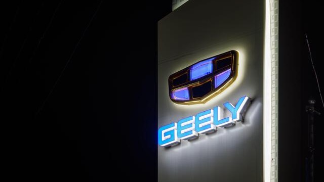 "Geely" Belarusda istehsalı dayandırır 