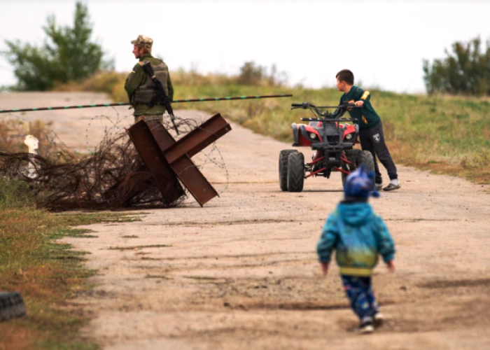 Rus hərbçiləri öz maraqları üçün ukraynalı uşaqlardan istifadə edir