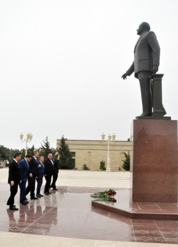 Qaradağda dəyirmi masa keçirildi  - FOTOLAR