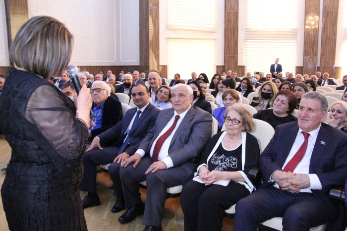 Yazıçılar Ağamusa Axundova həsr olunan tədbirdə iştirak etdilər - FOTOLAR