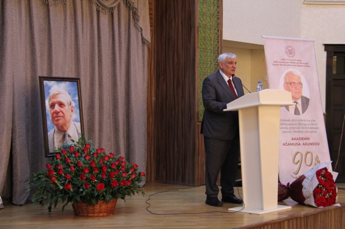 Yazıçılar Ağamusa Axundova həsr olunan tədbirdə iştirak etdilər - FOTOLAR