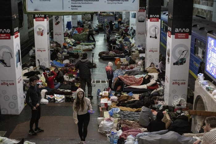 Aylardır metroda yaşayan Ukraynalılar - FOTOLAR