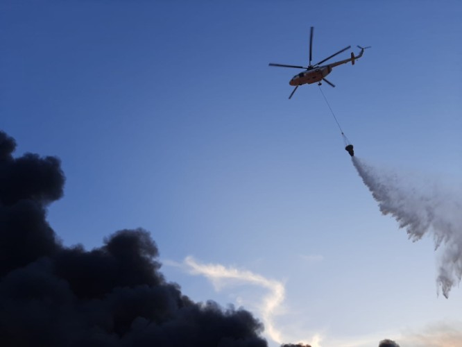 Sumqayıtda yanğının söndürülməsinə helikopterlər cəlb edilib - VİDEO+FOTOLAR (YENİLƏNİB)