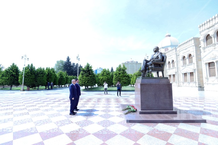 Səfər Mehdiyev vətəndaşların problemlərini yerindəcə həll etdi - FOTOLAR