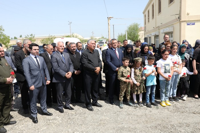 Abdin Fərzəliyev vətəndaşların problemlərini dinlədi - FOTO