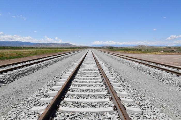 Horadiz-Ağbənd dəmir yolu xəttinin Soltanlı stansiyasının təməli qoyulub - YENİLƏNİB (FOTO)