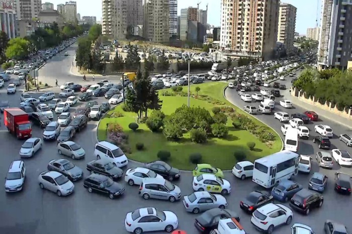 Bakıda körpünün üstündə qəza olub 