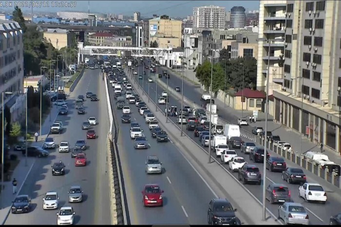 Bakıda yol qəzası tıxaca səbəb oldu - FOTO