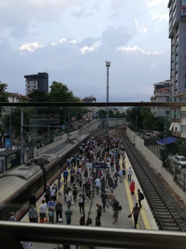 Sevgilisi ilə mübahisə edən gənc özünü öldürdü - FOTO