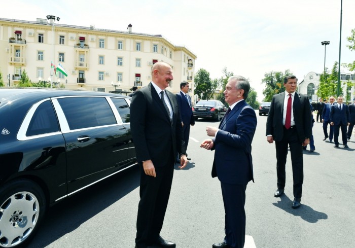 Prezidentlər Daşkənddə Heydər Əliyev Meydanının açılışını etdilər - FOTOLAR (YENİLƏNİB)