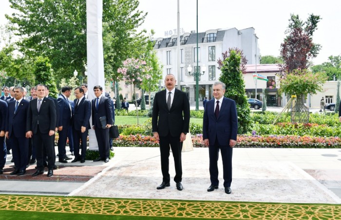 Prezidentlər Daşkənddə Heydər Əliyev Meydanının açılışını etdilər - FOTOLAR (YENİLƏNİB)