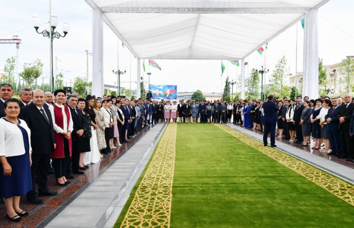 Prezidentlər Daşkənddə Heydər Əliyev Meydanının açılışını etdilər - FOTOLAR (YENİLƏNİB)