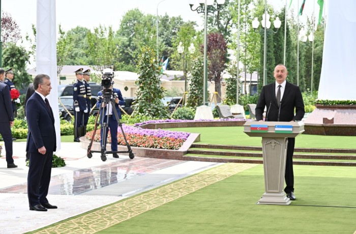 Prezidentlər Daşkənddə Heydər Əliyev Meydanının açılışını etdilər - FOTOLAR (YENİLƏNİB)