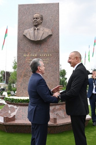 Prezidentlər Daşkənddə Heydər Əliyev Meydanının açılışını etdilər - FOTOLAR (YENİLƏNİB)