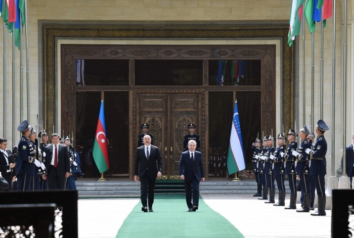 Özbəkistan Prezidenti İlham Əliyevi belə qarşıladı - FOTOLAR