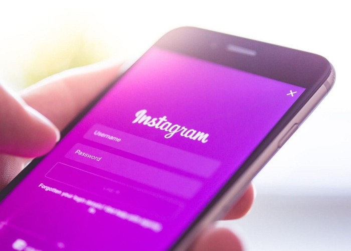 “Instagram” bir gündə 44 milyon mavi işarə satıb