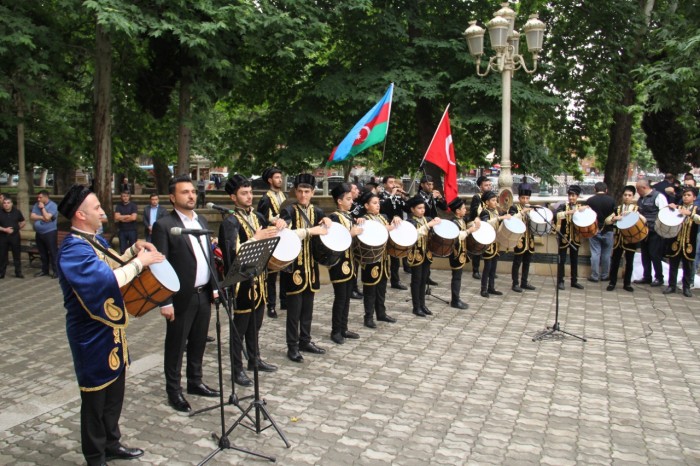 Qafqaz İslam Ordusunun ilk şəhidlərinin xatirəsinə ucaldılan abidənin açılışı oldu - FOTOLAR