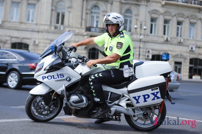 Peşə bayramında xidmətdə olan polislər - FOTOLAR