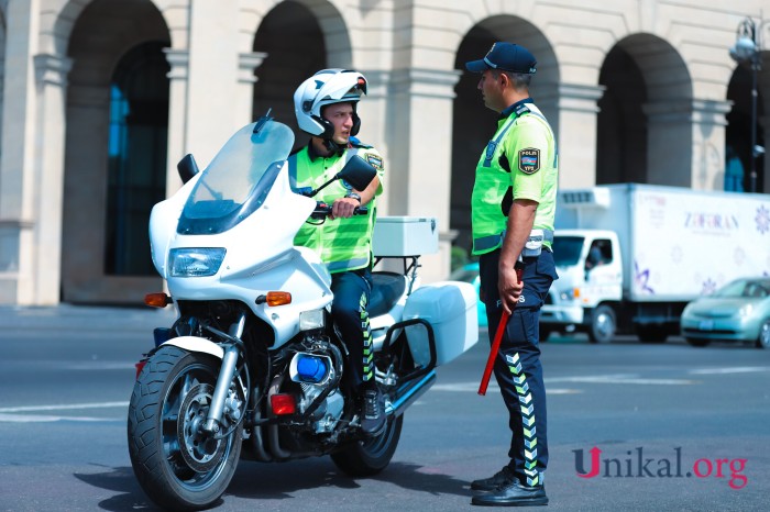 Peşə bayramında xidmətdə olan polislər - FOTOLAR