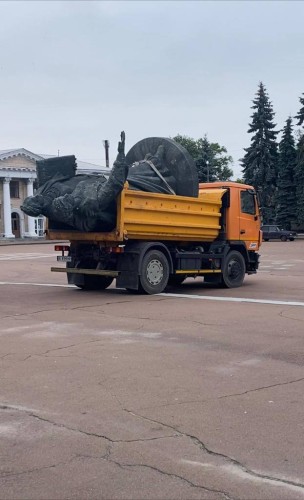 Ukraynanın Rusiyaya birləşməsinə həsr olunan abidə söküldü - FOTO