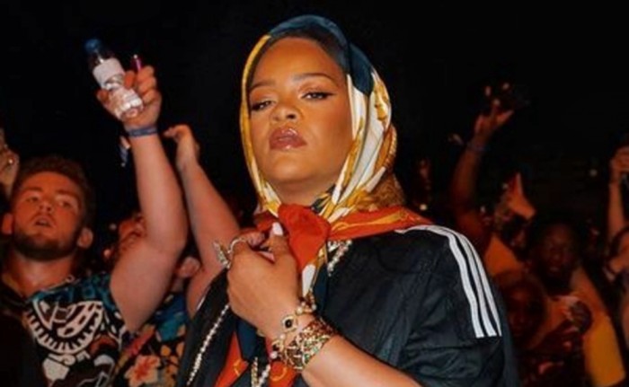 Rihannanın müzakirələrə səbəb olan obrazı - FOTO