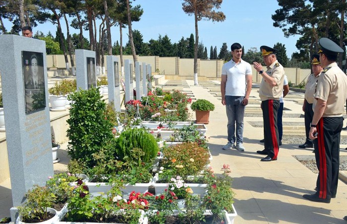 Kərim Vəliyev İkinci Şəhidlər xiyabanını ziyarət etdi - FOTOLAR