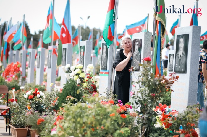 Milli Qəhrəmanımızın məzarı ziyarət edildi - FOTOLAR