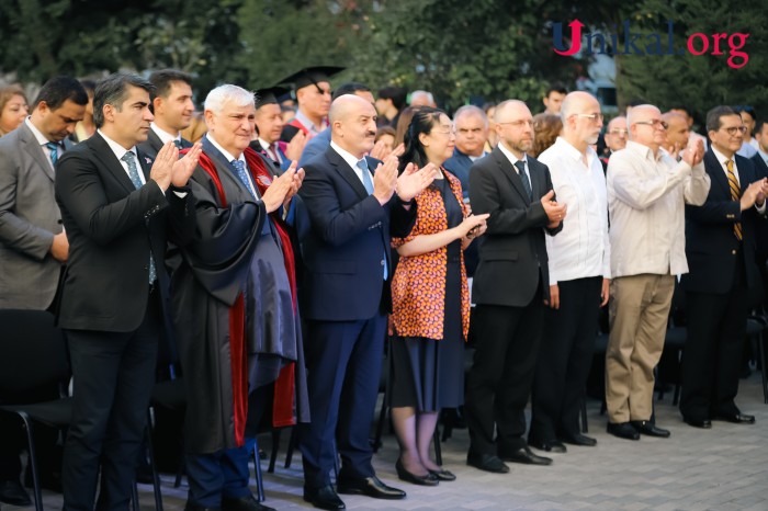 ADU-da məzunlara diplomlar təqdim edildi - FOTOLAR