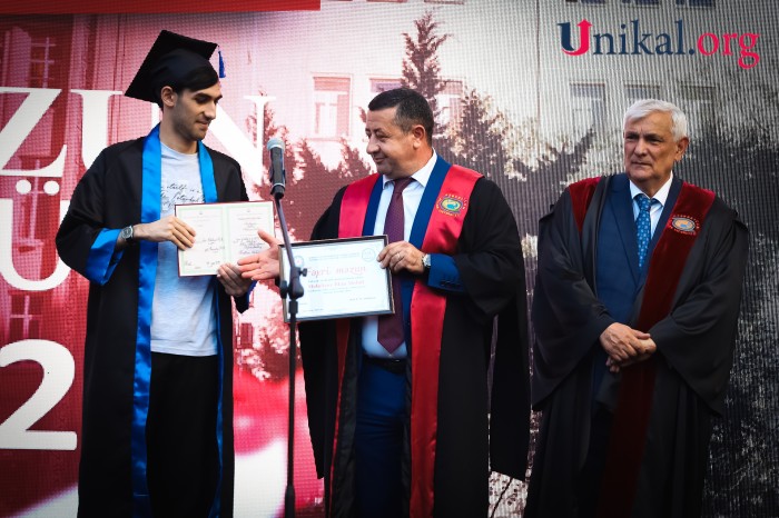 ADU-da məzunlara diplomlar təqdim edildi - FOTOLAR