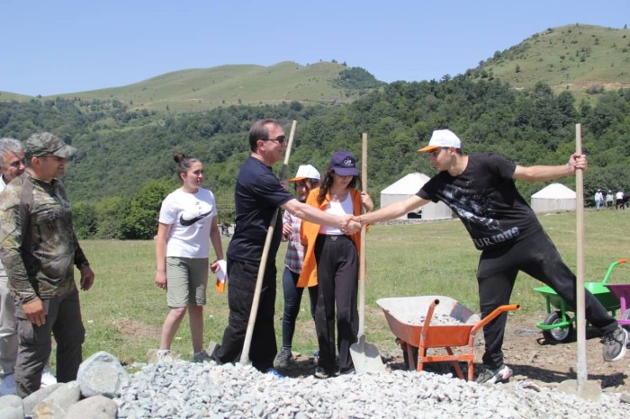 Niyazi Bayramov II Milli Yaylaq Festivalına hazırlıq işləri ilə tanış olub - FOTO