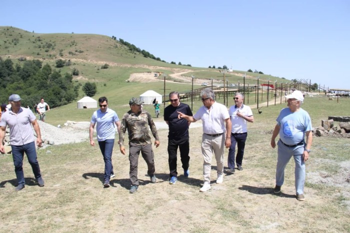 Niyazi Bayramov II Milli Yaylaq Festivalına hazırlıq işləri ilə tanış olub - FOTO