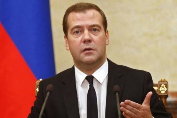 "İtaliyanın baş nazirinin başında problem var"- Medvedev