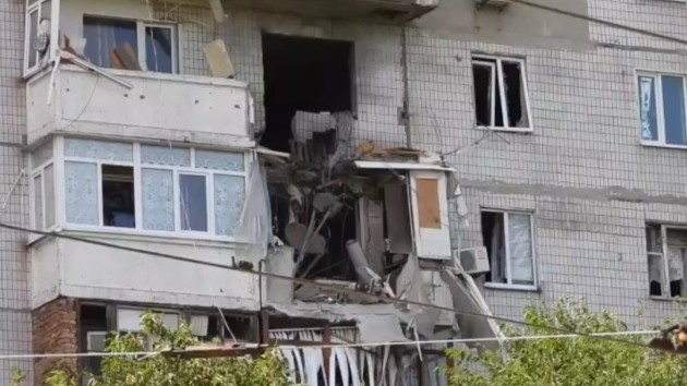 Rusiya Donetskdə yaşayış binasını atəşə tutub