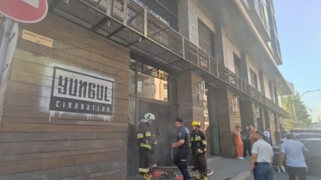"Yüngül cinayətlər" restoranında baş verən yanğın SÖNDÜRÜLDÜ - YENİLƏNİB