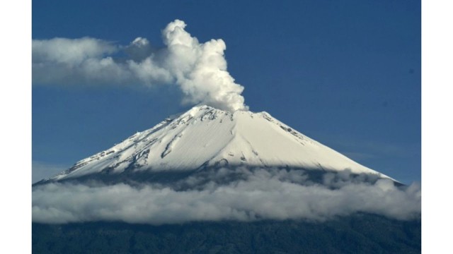 Rusiyalı turist vulkanda öldü 