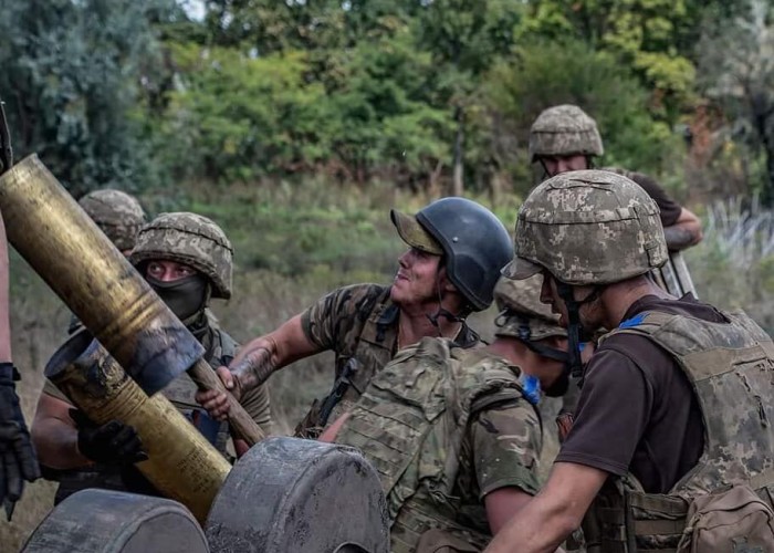 "Qərb Ukraynanı silah poliqonuna çevirib" - KİV
